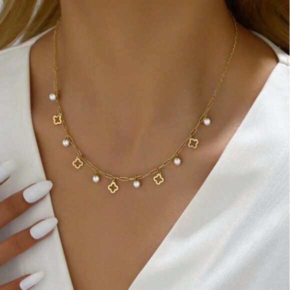 Jewelry - Hollow Clover Moissanite 18k Gold Filled Necklace